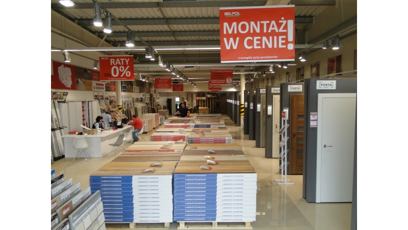 <span>ul. Schumana 11; ponad 350m2 i 80 drzwi na ekspozycji<