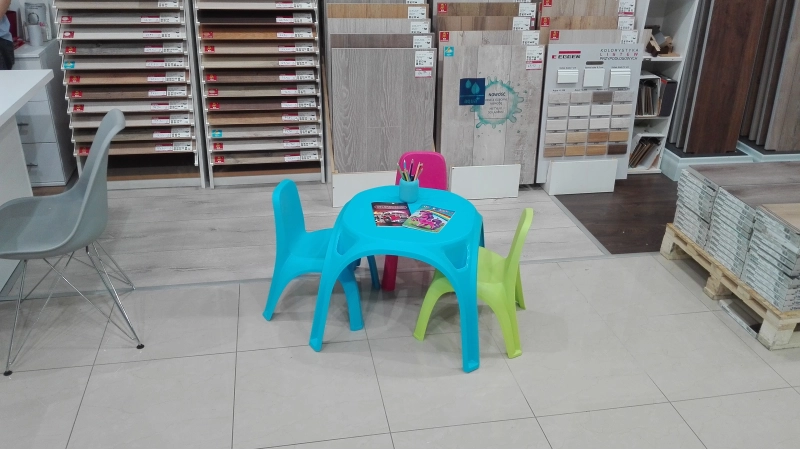 Wprowadziliśmy kąciki dla dzieci w sklepach BEL-POL - 3.jp